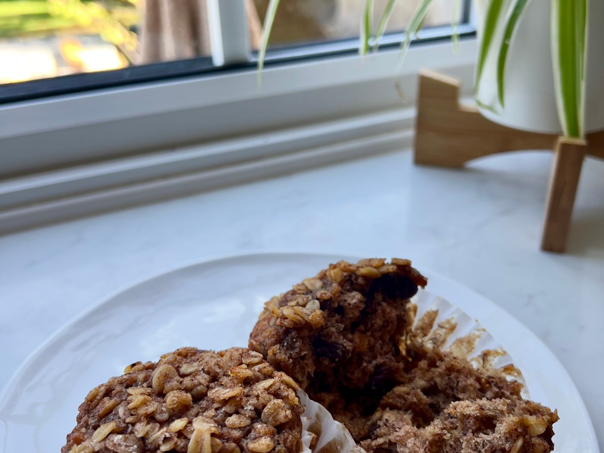Cinnamon raisin oat banana&nbsp;muffins